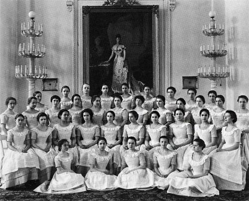 Zadəgan qızları institutu