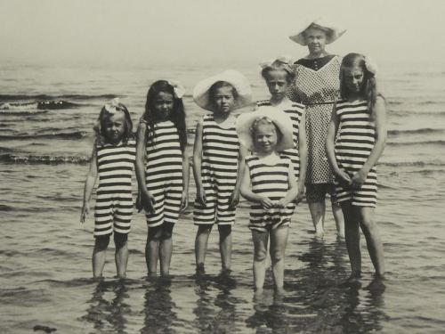 Çimərlikdə, 1910-cu il