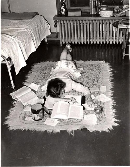 Yorulan tələbə, 1947-ci il