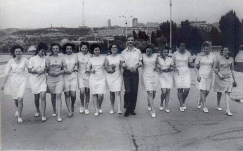 14 nömrəli məktəbin 10B sinfi bulvarda, Bakı, 1973-cü il