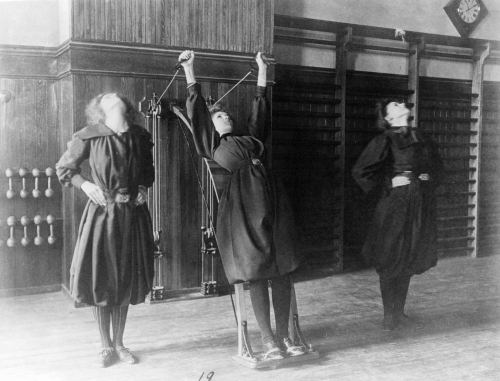 Qadınlar fitnesdə. ABŞ, 1899-cu il