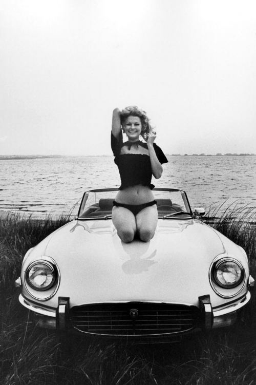 Qız və Jaguar, 1970-ci illər