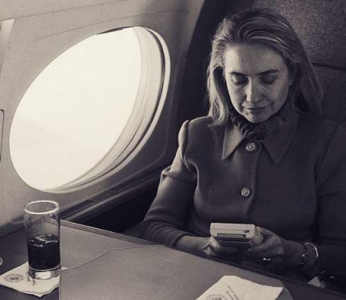 Hillari Klinton Game Boy oynayır, 1993-cü il