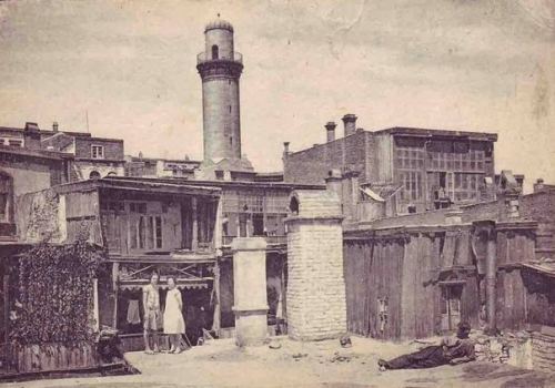 Köhnə Bakıdan bir kadr. Təxminən 1920-1930-cu illər