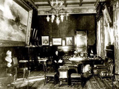 Hacı Zeynalabdin Tağıyev kabinetində