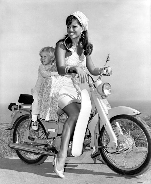 Klaudiya Kardinale və oğlu