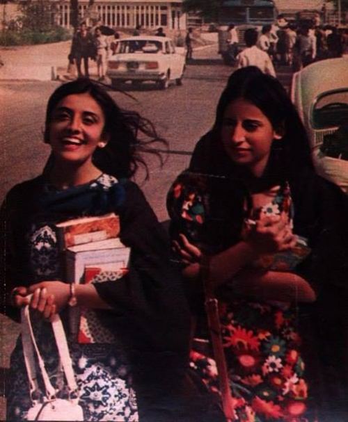Kəraçi şəhəri universitetinin tələbələri, Pakistan, 1973-cü il
