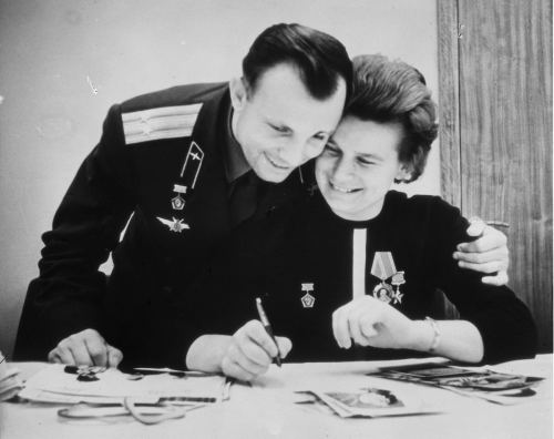 Yuri Qaqarin və Valentina Tereşkova