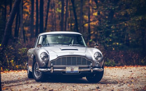 Aston Martin DB5, Ceyms Bondun maşını. Böyük Britaniya, 1964-cü il