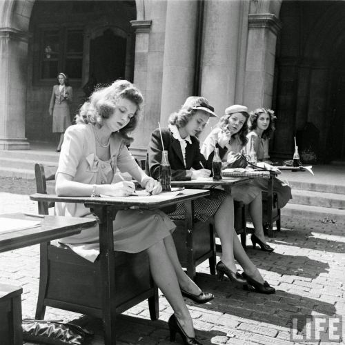 Tələbə qızlar, 1940-cı illər