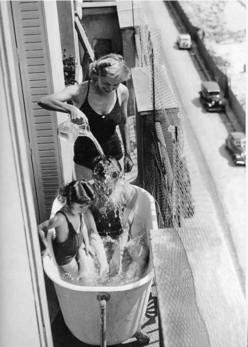 Xoşbəxt ailə, Paris, 1930-cu illər