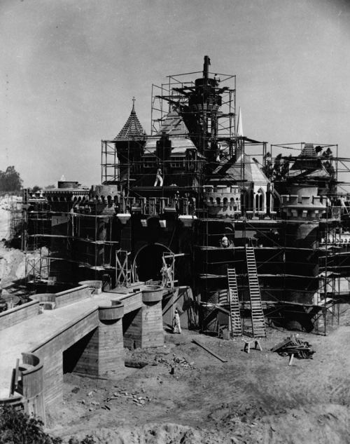 Disneyləndin tikintisi, 1955-ci il