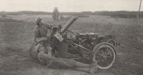 Düşmən təyyarələrinə hücum. Birinci dünya müharibəsi