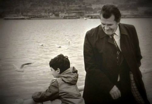 Ziya Bünyadov nəvəsi ilə birlikdə