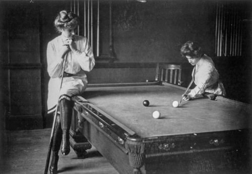 Qızlar və bilyard, 1903-cü il