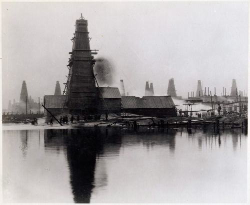 Balaxanı neft quyuları