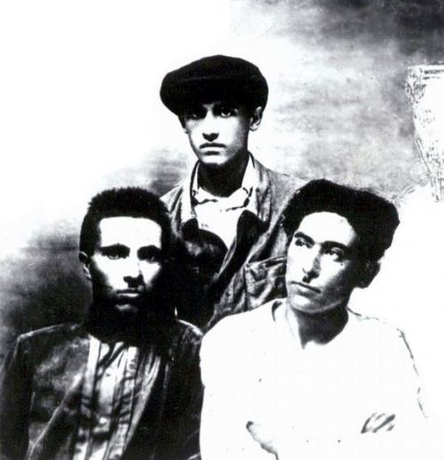 Mir Cəlal Paşayev, Əhməd Cəmil və Səməd Vurğun. Gəncə, 1928-ci il