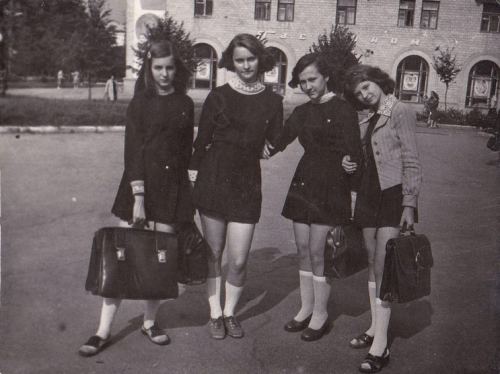 2 nömrəli məktəbin qız şagirdləri, Bakı. 1976-cı il