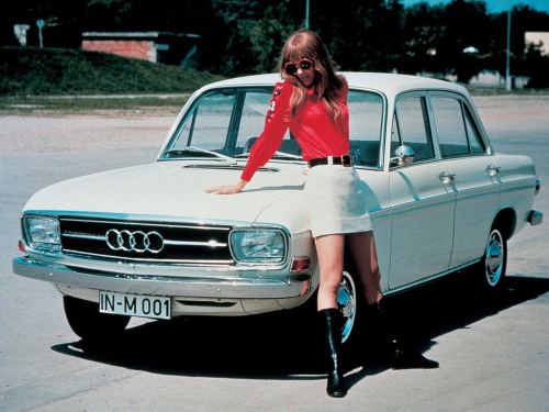 Qız və Audi F103 S, 1960-cı il