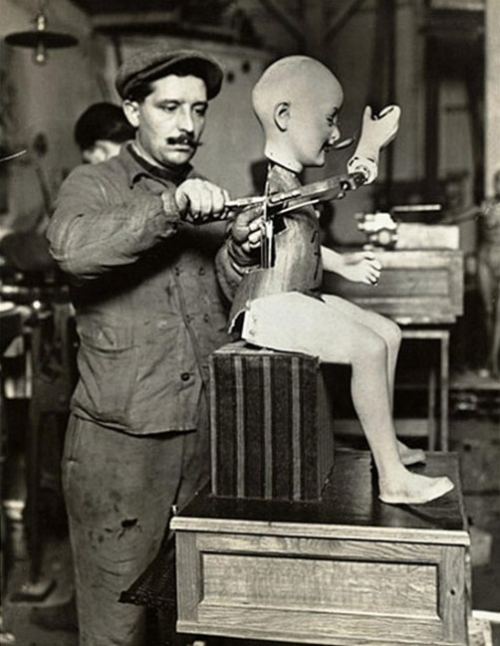 Parisdə oyuncaq fabriki, Fransa, 20-ci əsrin başlanğıcı