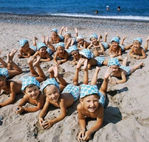 Suxumidə çimərlikdə. SSRİ, 1973-cü il